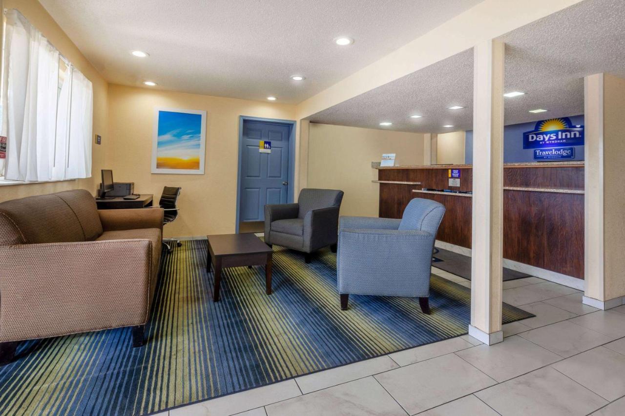 Travelodge By Wyndham Charles Town - Harpers Ferry Extérieur photo