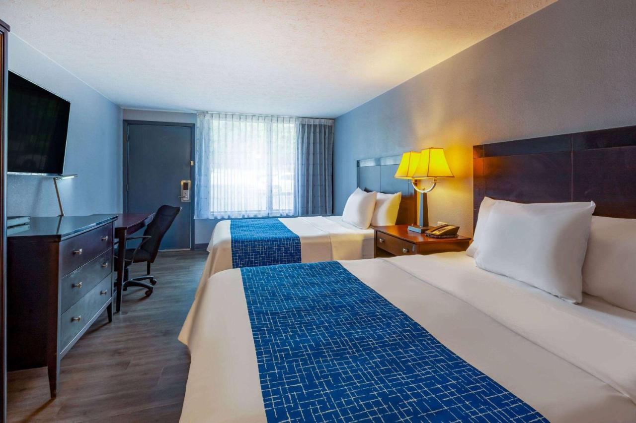 Travelodge By Wyndham Charles Town - Harpers Ferry Extérieur photo