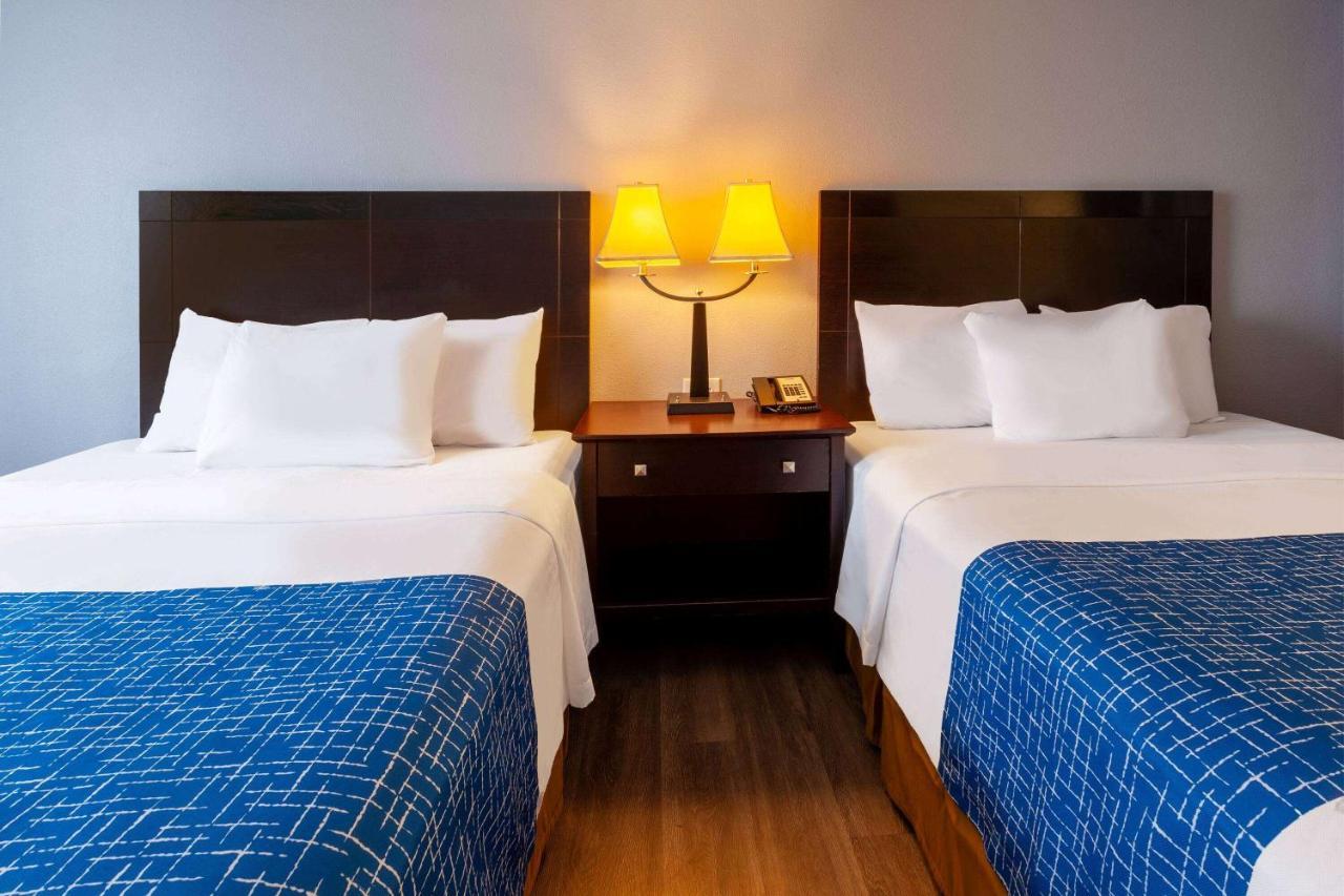 Travelodge By Wyndham Charles Town - Harpers Ferry Extérieur photo
