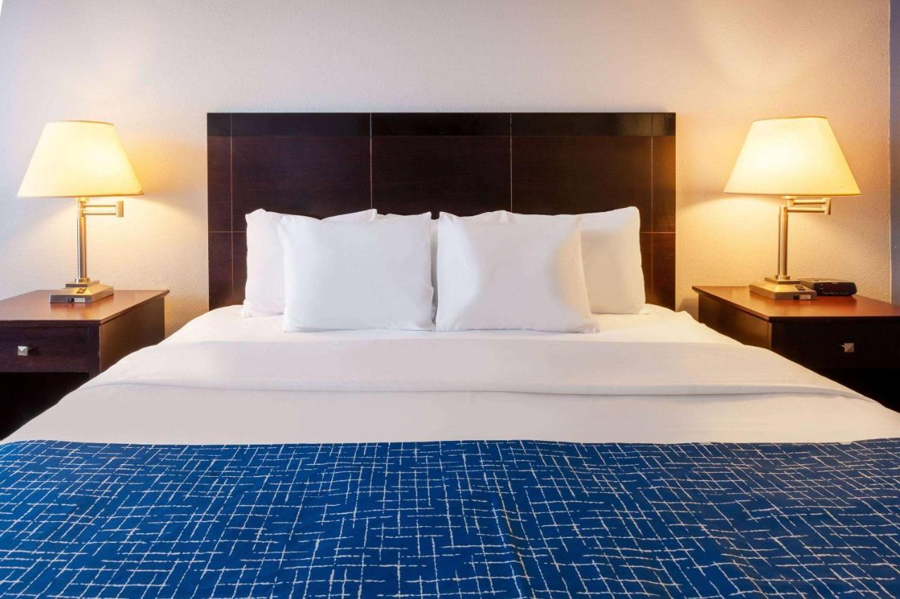 Travelodge By Wyndham Charles Town - Harpers Ferry Extérieur photo